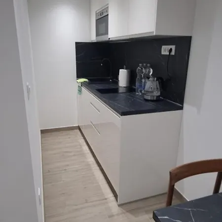 Wila Doo Christopher *